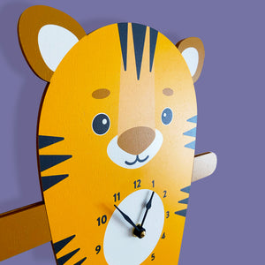 Tiger Wall Clock with pendulum tail - Oddly Wild